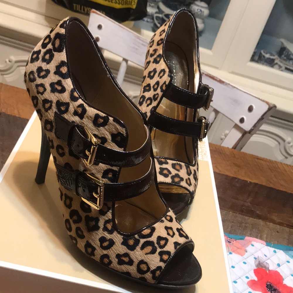 Michael Kors Webster open toe cheetah size 9.5